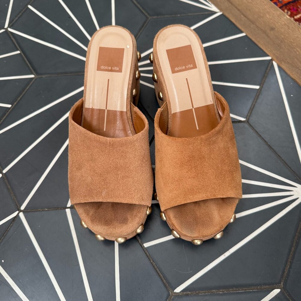 Dolce Vita Studded Suede Platform Slides in Tan, size 7
